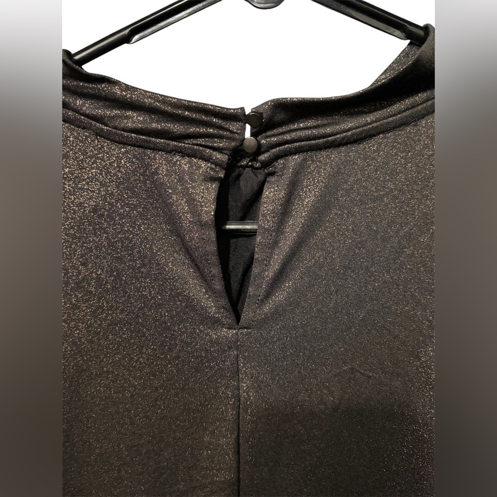 Rachel Zoe long sleeve/top blouse size:M
Color: Black/gold metallic - Picture 3 of 6